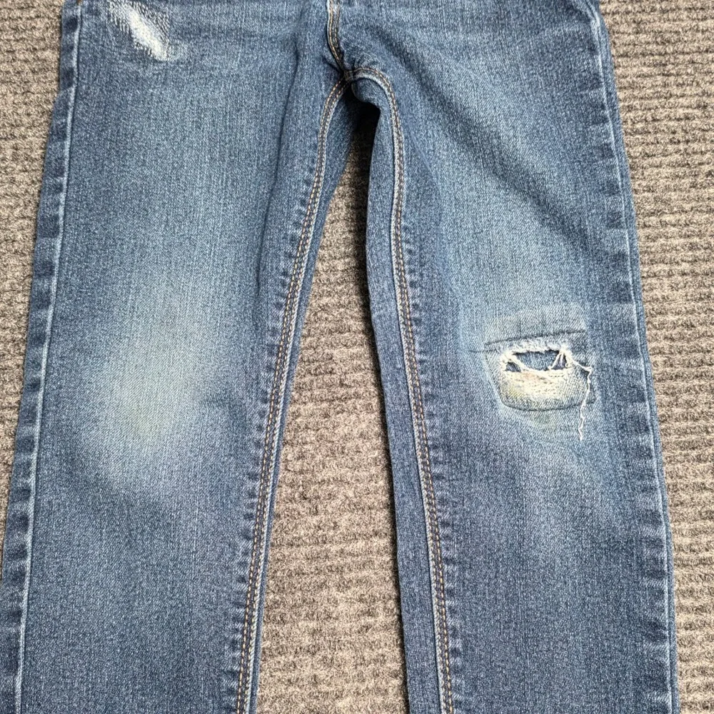 OshKosh Bgosh Jeans Boy's 5T Blue Denim Distressed Adjustable Waist Straight Leg